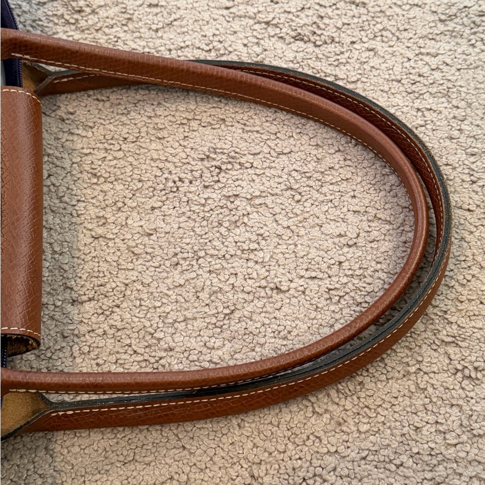 Longchamp Elegant Purple Tote Bag with Brown Accents - Picture 4 of 5